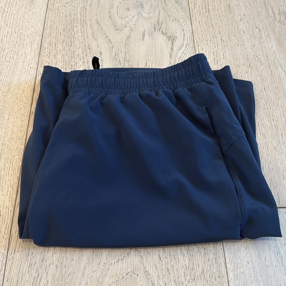 Zella Activewear Drawstring Waist Bermuda Shorts in Size Medium - Picture 10 of 10